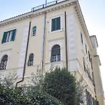 Stunning Apartment In Roma With Wifi